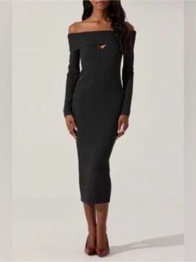 NWT ASTR THE LABEL SIZE SMALL Off-Shoulder Long Sleeve Midi Dress in Charcoal